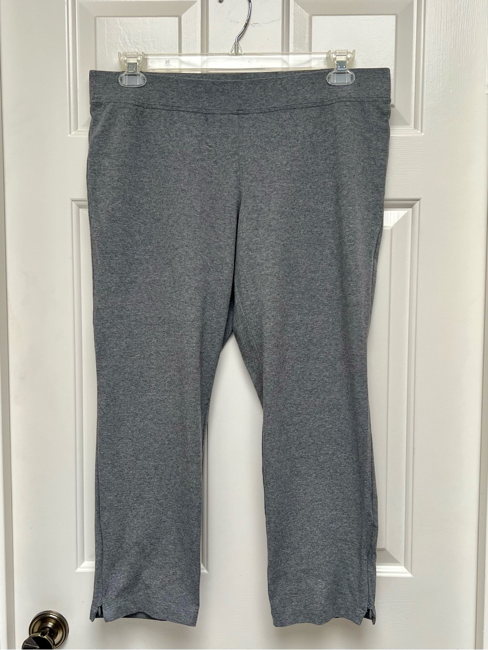 Eileen Fisher gray knit crop pant